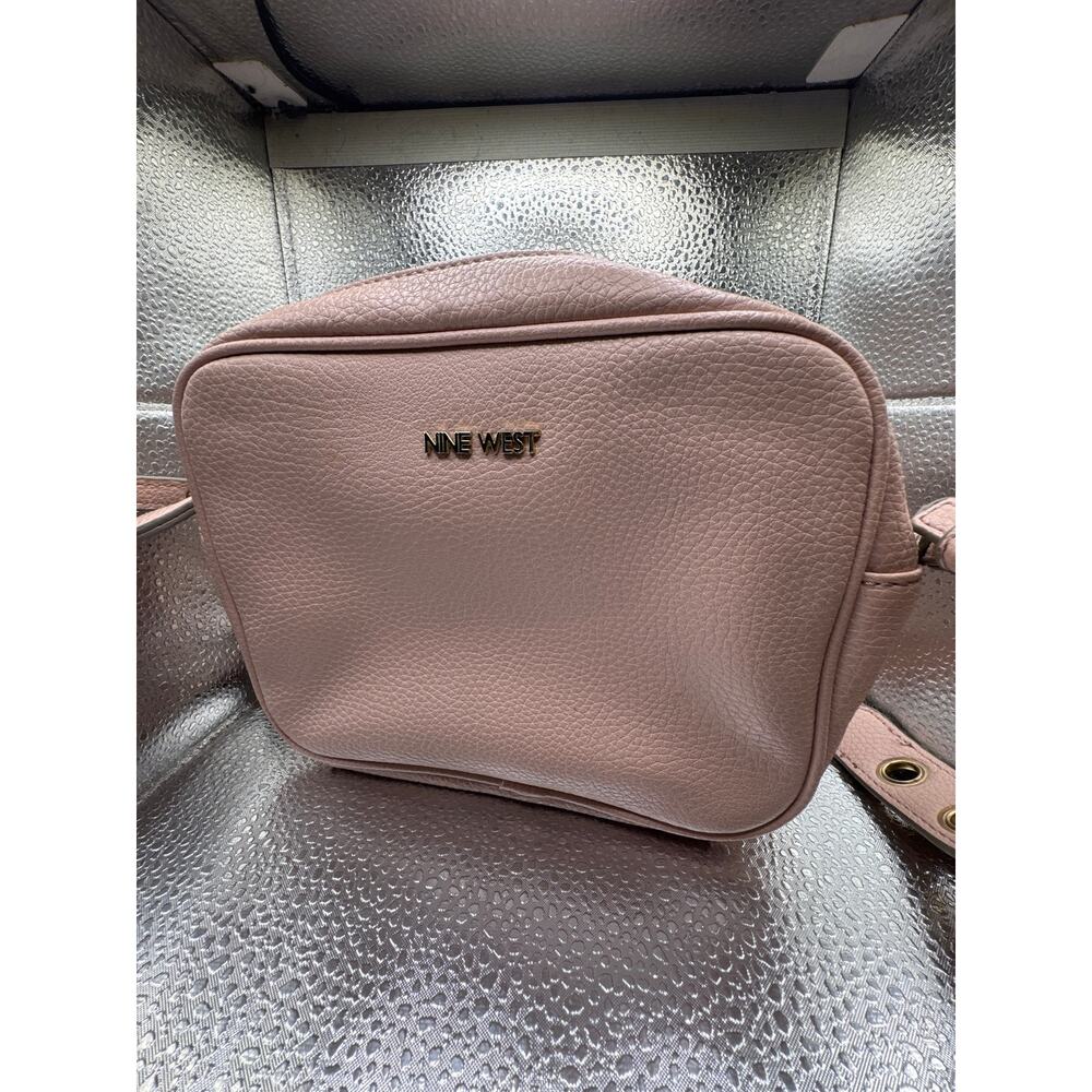 Nine West Pink Pebbled Faux Leather Crossbody Camera Bag‎ Adjustable Strap Purse